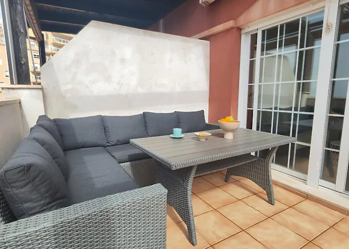 Charming Three Bedrooms Apartment With Seaview