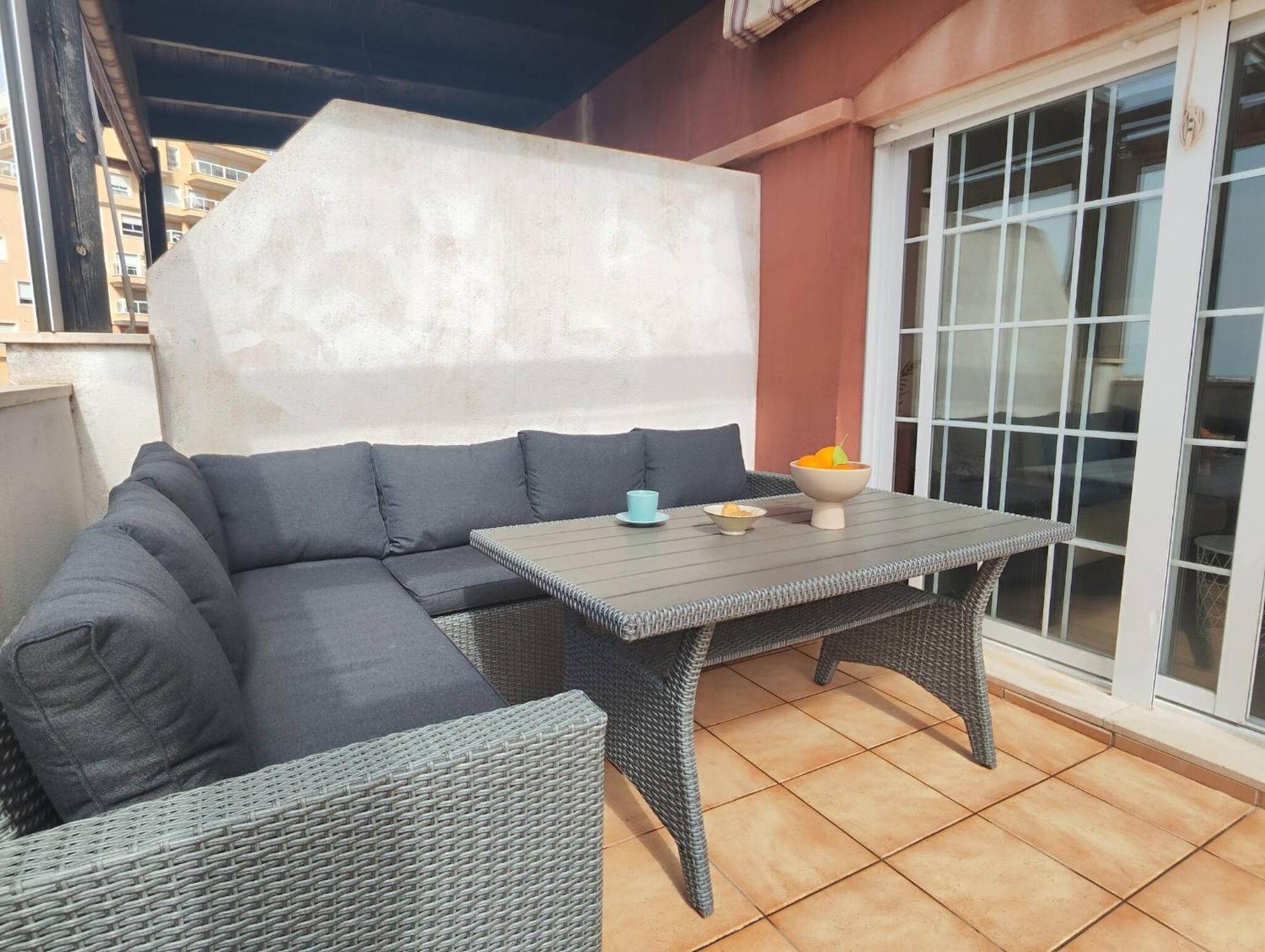 Charming Three Bedrooms With Seaview Apartment